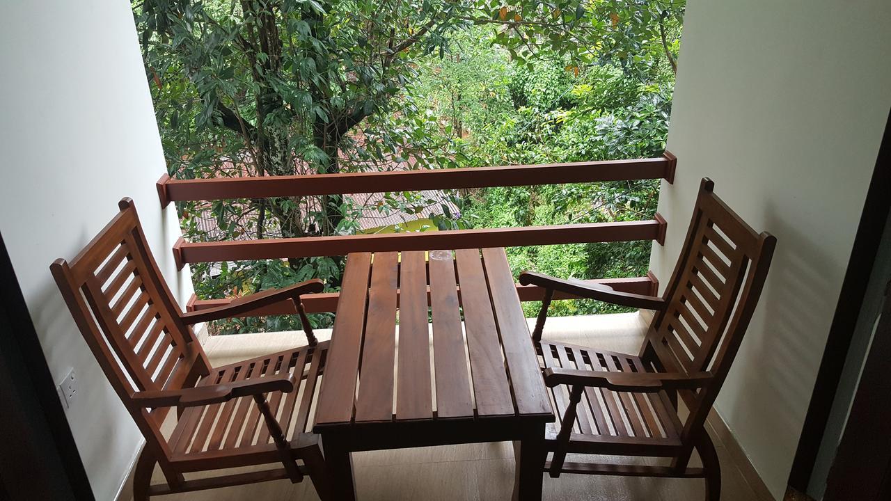 Delhousie Hotel Nallathanniya Buitenkant foto